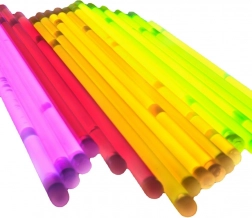 Fluorescentne trake 100 komada više boja koje svijetle u mraku