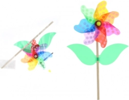 Vetrnica v obliki rože na plastični palici