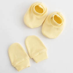 Infant cotton set booties and mittens yellow 0–6 months NEW BABY