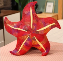 Plyšová červená hviezdica – vankúšik 20 cm