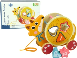 Dřevěný tahací lišák se sortérem tvarů a korálkovým labyrintem