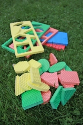 Geometrijske oblike v penastih ploščah