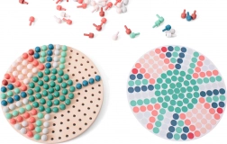 Drvena mozaička igra s čavlićima i šablonama