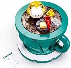 Sluban Garfield in a Coffee Bath building set