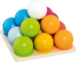 Drvena građevinska piramida od šarenih kuglica