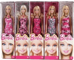 Bambola Barbie in abiti alla moda
