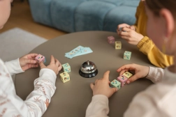 Rychlé kostky – postřehová hra pro děti