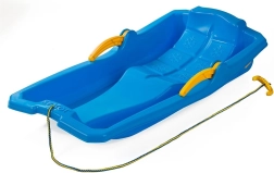 Plastowe sanki z hamulcami Baby Mix Karol niebieskie