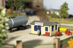 Piko Hobby Günther Oil Shop – H0 Kit