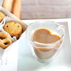 Glass heart-shaped mug 250 ml with double wall, heat-resistant borosilicate glass