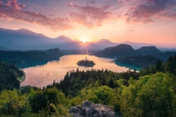 Ravensburger Puzzle Lake Bled Slovenia 3000 pieces