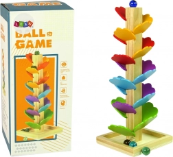 Trætræ med kuglebane