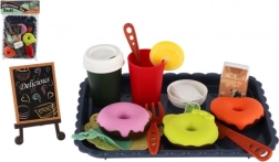 te- og køkkensæt til børn med madvarer på bakke