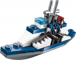 Qman 3-in-1 Escort Ship Building Set