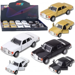 modello d’auto classico in metallo 1:32 con motore a retrocarica, luci e suoni, portiere apribili (assortimento colori)