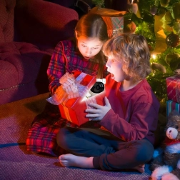 Astronavtski projektor zvezd z daljinskim upravljalnikom – nočna lučka za otroško sobo