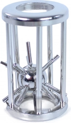 Tüskés süni a ketrecben – fém