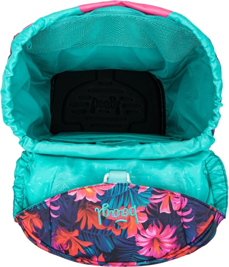 Smart organization and insulated pocket for snacks