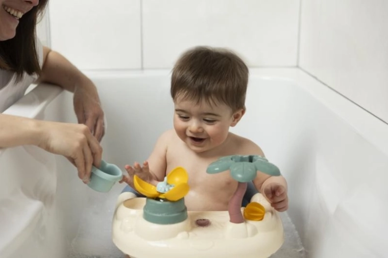 Eenvoudig neerzetten dankzij het schuifbare speelblad