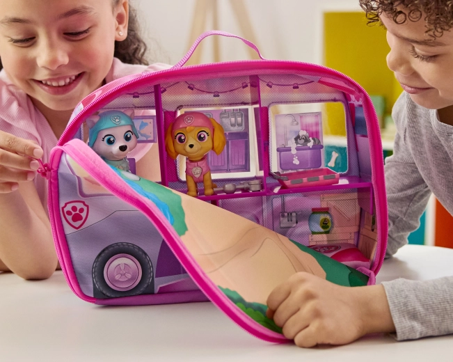 Portable 2-in-1 camper: carry case and play world