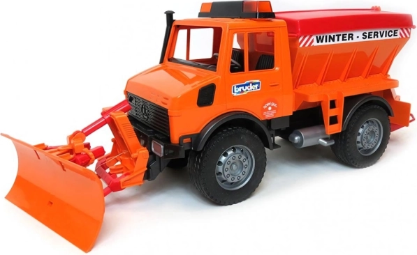 Bruder Mercedes-Benz Unimog sószóró hóekével