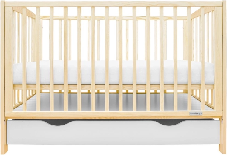 Practical drawer on ball-bearing runners