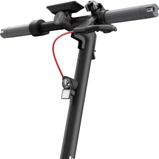 Sécurité grâce aux freins doubles et aux clignotants