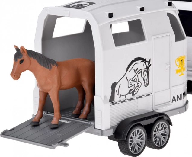 Odpiralna rampa in prevoz konja