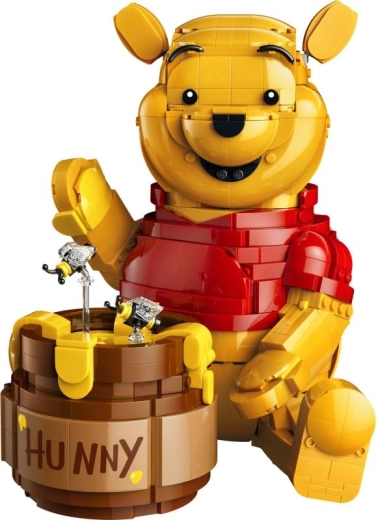 Iconic poseable Pooh figure