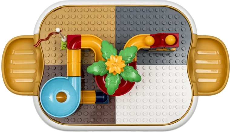 Pista per biglie su piastra con stud