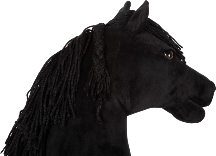 Soft head and realistic details