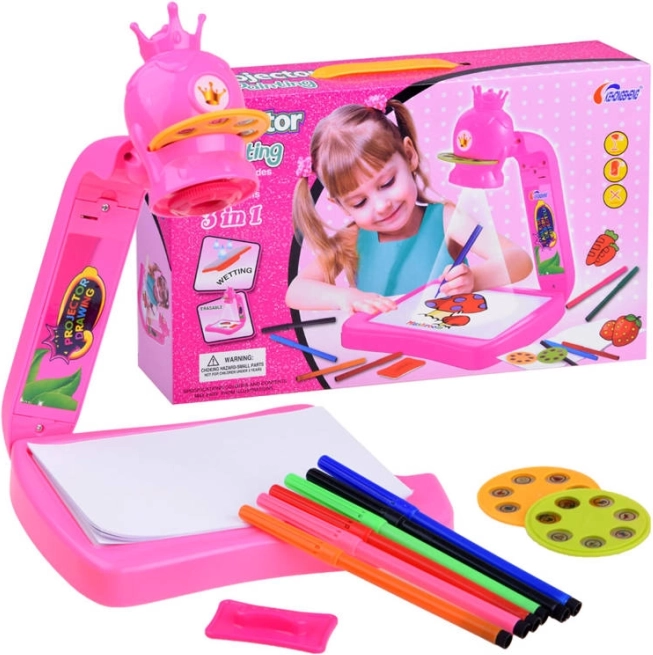 Children's drawing projector with crown and markers