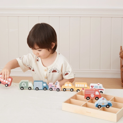 Tri et rangement dans un organiseur en bois