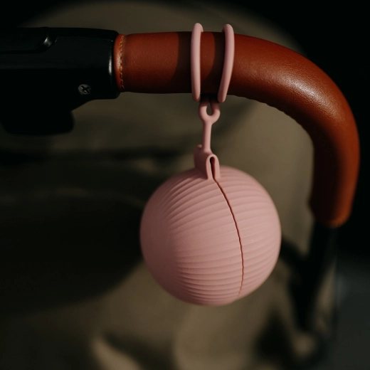 Nem fastgørelse på barnevogn eller taske