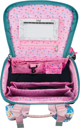 Chytré vnitřní členění a snadné vyklápěcí otevírání