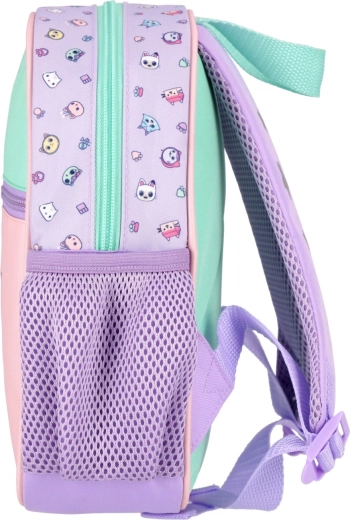 Practical side mesh pockets