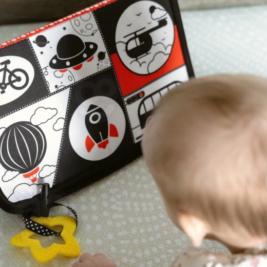Spiegel en hoog contrast voor tummy time