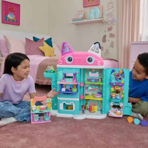 Rich accessories for creative play