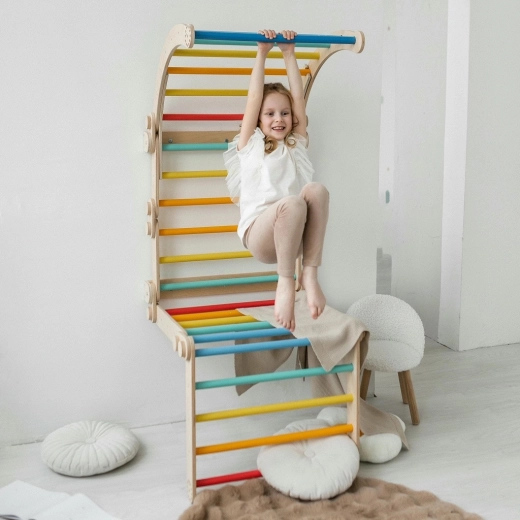 Safe pull-up bar and colorful rungs