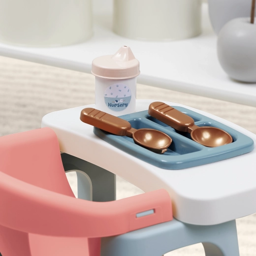 Feeding high chair with removable tray