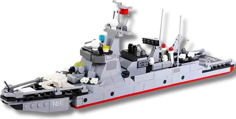 Detailed deck and realistic equipment