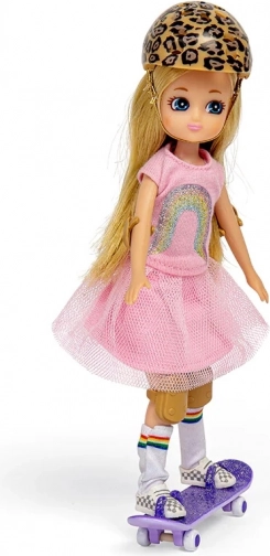 Lottie gördeszkás baba lila gördeszkával