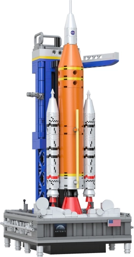 Realistic model of the NASA Artemis SLS rocket