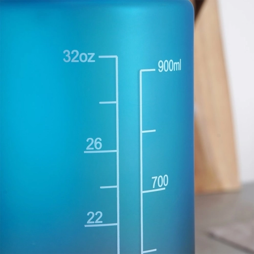 Natančna merilna lestvica v ml in fl oz