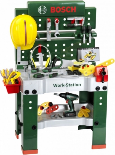 Realistická pracovní stanice s 81 díly