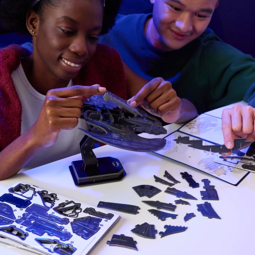 Preprosta montaža iz 71 trpežnih delov