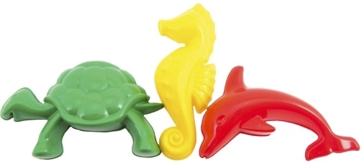 Amusement créatif dans le sable et près de l’eau