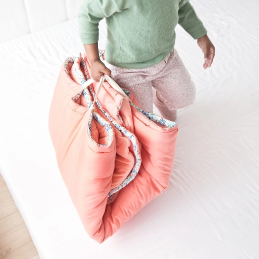 Hrací deka, která roste s dítětem