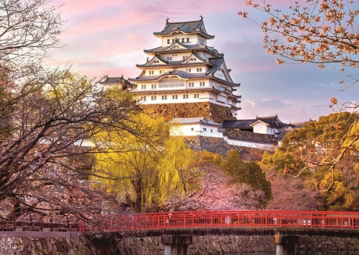 Puzzle Imposing Castles and Palaces: Himeji, Japan