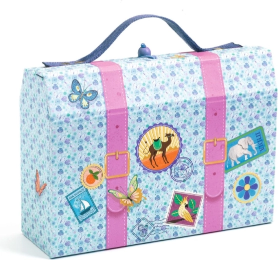 Lightweight case with sturdy handle